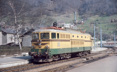 {short description of image}